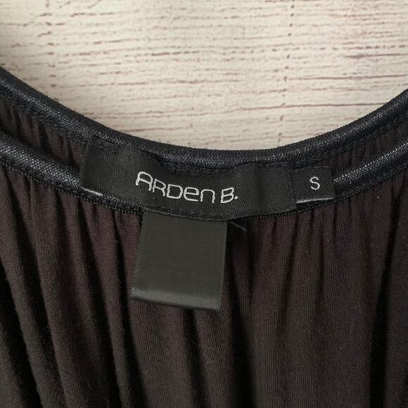 Arden B Black Blouse Short Sleeves Flowy Flattering Fit Slight Ruching Size sS - Picture 3 of 6